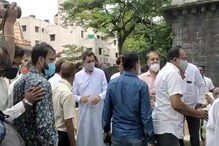 BREAKING : संभाजीराजेंच्या समोरच कार्यकर्त्यांचा बैठकीमध्ये गोंधळ, LIVE VIDEO BREAKING : संभाजीराजेंच्या समोरच कार्यकर्त्यांचा बैठकीमध्ये गोंधळ, LIVE VIDEO
