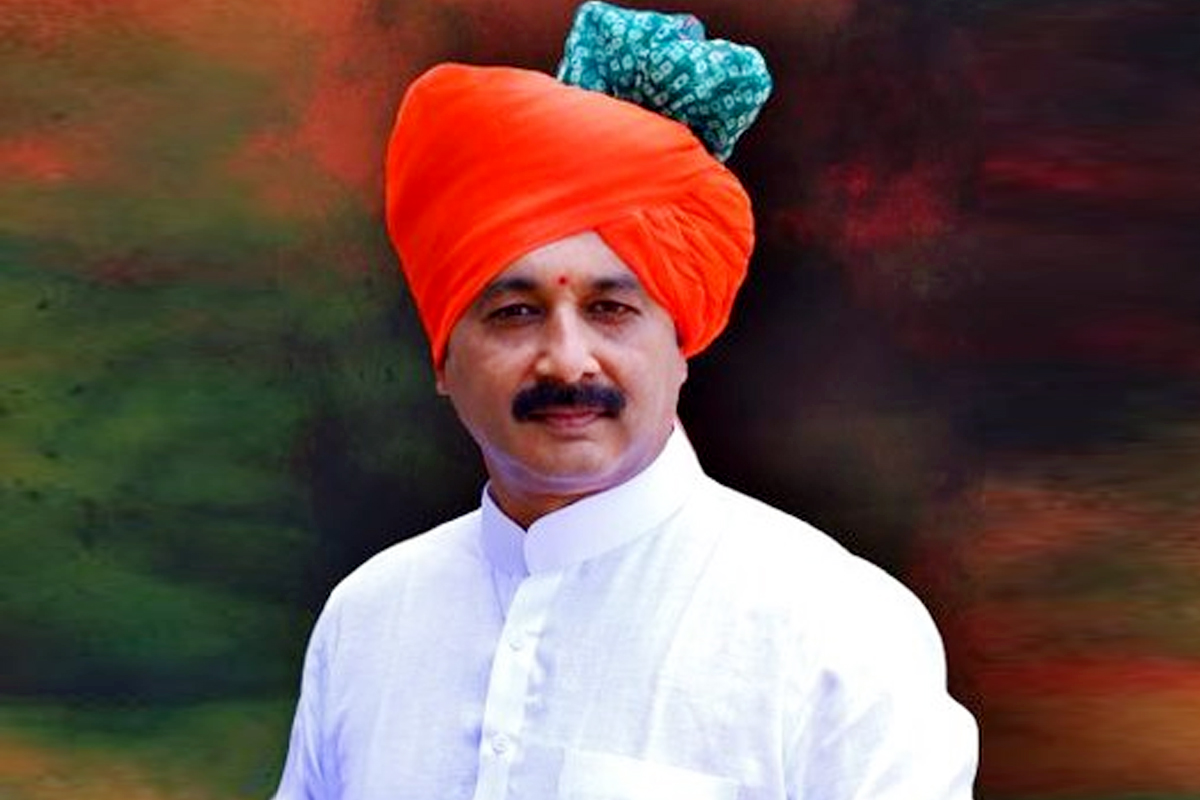 FB Live करत संभाजीराजेंनी शिवप्रेमींना केलं 'हे' आवाहन, तर राज्य सरकारला पुन्हा दिला इशारा