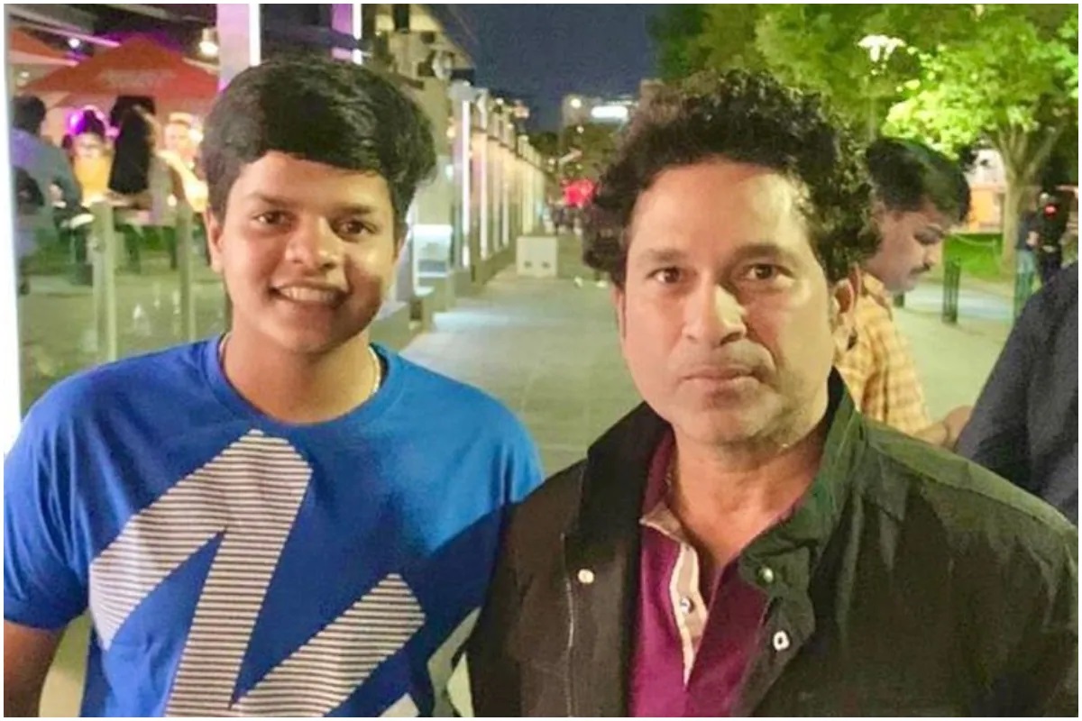 भारताच्या महिला टीमची क्रिकेटपटू शफाली वर्माने आपल्या नावावर नवा विक्रम केला आहे. इंग्लंडविरुद्धच्या पहिल्या वनडेमध्ये शफालीला टीममध्ये स्थान मिळालं. 17 वर्ष आणि 150 दिवसांची असताना शफालीने क्रिकेटच्या तिन्ही फॉरमॅटमध्ये देशाचं प्रतिनिधीत्व केलं. या वयात क्रिकेटचे तिन्ही फॉरमॅट खेळणारी ती पहिली भारतीय क्रिकेटपटू आहे. महिलाच नाही तर पुरुष क्रिकेटपटूंनाही ही कामगिरी करता आली नाही. (Shafali Verma/Instagram)