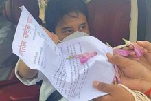 समर्थकांसाठी गाडीची काच केली खाली, मात्र ज्योतिरादित्यांना मिळाली बेशरमेची फुलं