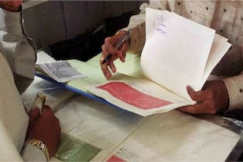 पुण्यात हजारो दस्तांची नियमबाह्य नोंदणी; तपासणीत 3 वर्षांपासूनचा काळाबाजार उघड पुण्यात हजारो दस्तांची नियमबाह्य नोंदणी; तपासणीत 3 वर्षांपासूनचा काळाबाजार उघड