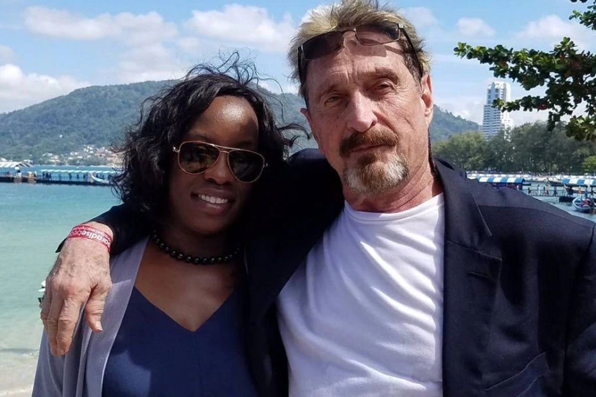 एका रात्रीसाठी केलं होतं हायर, त्यानंतर टेक टायकून Jhon McAfee ने कॉल गर्लसोबत थाटला होता संसार