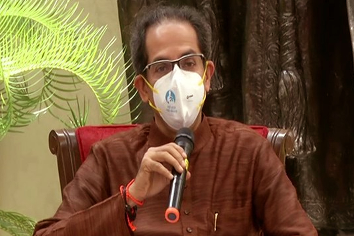 'मी काही नवाझ शरीफांना भेटायला गेलो नव्हतो', मुख्यमंत्र्यांचा ठाकरी टोला