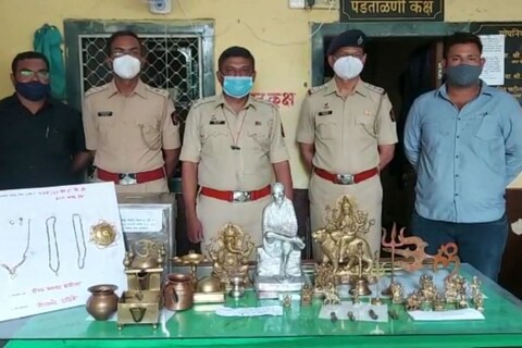 मंदिरातून देवी-देवतांच्या मूर्ती आणि अन्य दागिने चोरीला गेल्याची घटना बुधवारी संध्याकाळी उल्हासनगरच्या कॅम्प 4 परिसरात घडली होती. 