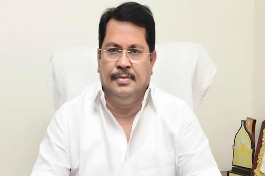 पक्षाची झूल बाजूला ठेऊन ओबीसींसाठी रस्त्यावर उतरणार, ओबीसी मंत्री वडेट्टीवारांचा सरकारलाच घरचा आहेर