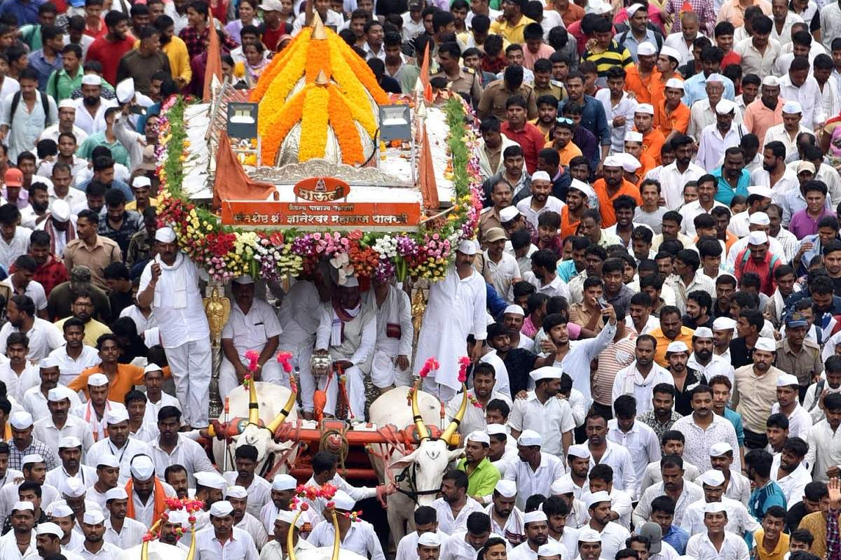 आषाढी वारीसंदर्भात अजित पवारांचा मोठा निर्णय