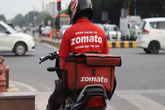 ZOMATO वरून होणारी किराणा मालाची DELIVERY बंद, तीन कारणांमुळे घेतला निर्णय