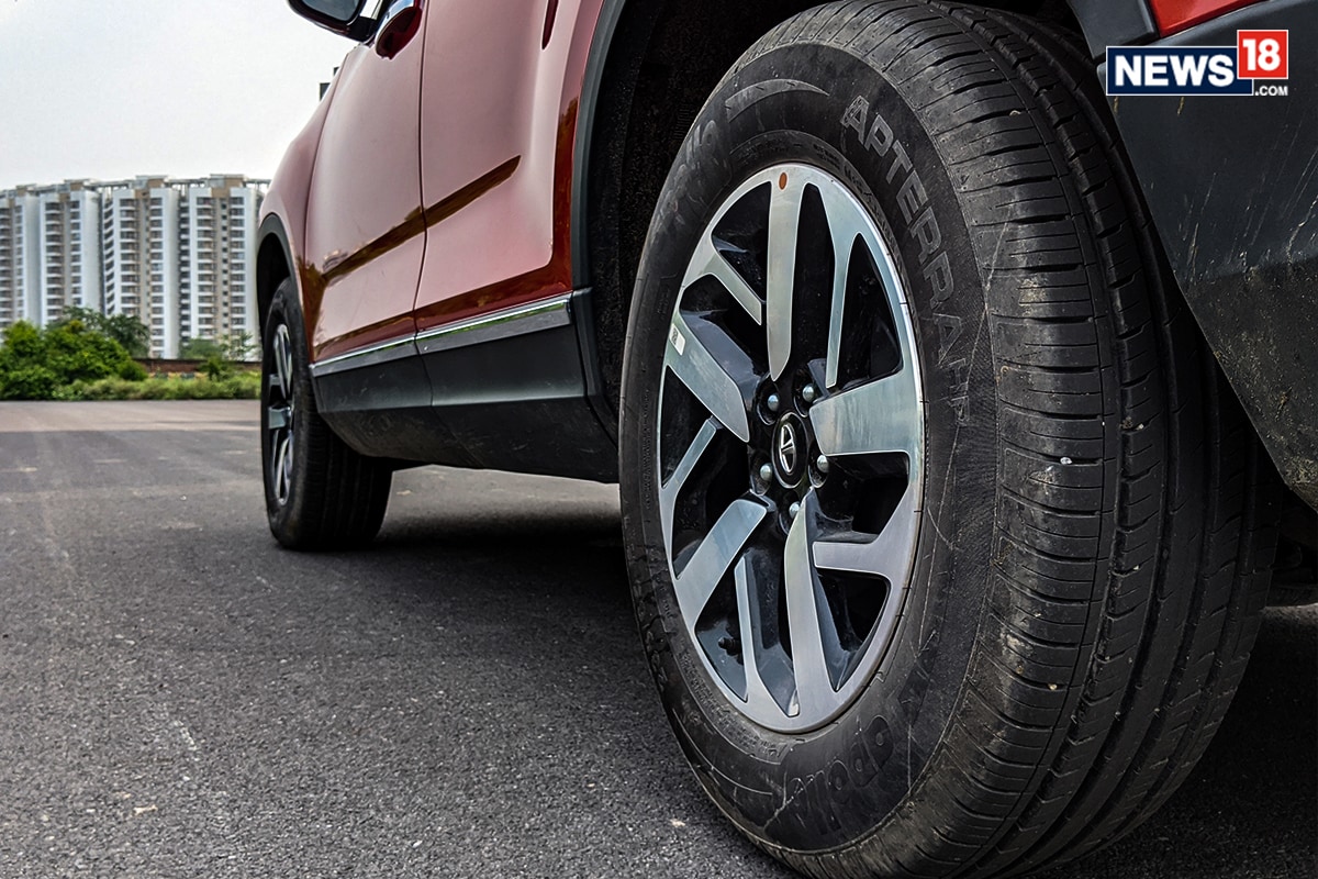 EXPLAINER : प्रत्येक गाडीचं टायर काळ्या रंगाचंच का असतं? जाणून घ्या कारण