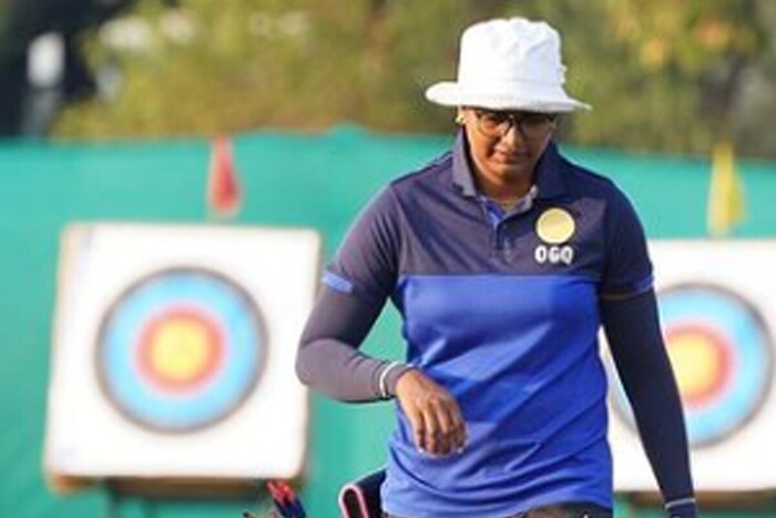 तिरंदाज दीपिका कुमार (Deepika Kumari) गेल्या 10 वर्षांपासून भारतीय तिरंदाजीचा चेहरा आहे. दीपिकानं 2010 साली दिल्लीमध्ये झालेल्या कॉमनवेल्थ गेम्समध्ये दोन गोल्ड मेडल जिंकले होते. दीपिकाला लंडन (2012) आणि रियो ऑलिम्पिक (2016) स्पर्धेचा अनुभव आहे. यंदा फॉर्मात असलेल्या दीपिकाकडून भारताला मोठ्या अपेक्षा आहेत. (Deepika Kumari/Instagram)