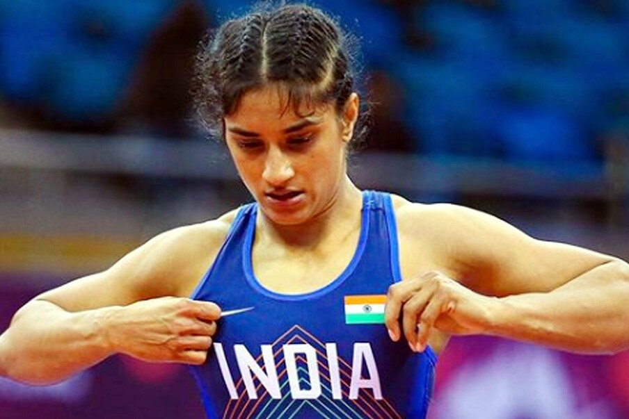 महिला कुस्तीपटू विनेश पोगाट (Vinesh Phogat) 53 किलो वजनी गटात यंदा खेळणार आहे. एशियन गेम्स आणि कॉमनवेल्थ गेम्समध्ये तिने गोल्ड मेडल मिळवले आहे. मागील ऑलिम्पिकमध्येही ती दावेदार होती. पण, दुखापतीमुळे तिला क्वार्टर फायनलमधून माघार घ्यावी लागली होती. (Instagram)