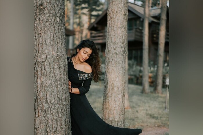 श्रियाने बिनामेकअप हे फोटो काढले असल्याचही पोस्टमध्ये लिहिलं होतं.