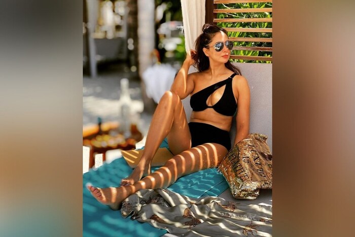 टेनिस खेळाडू लिएंडर पेस मॉडेल रिया पिल्ले (Rhea Pillai) सोबत लिव्ह-इन रिलेशनशीपमध्ये होता. या दोघांना एक मुलगी देखील आहे. तर किम शर्मा अभिनेता हर्षवर्धन राणे (Harshvardhan Rane) याला डेट करत होती, त्याआधी किम शर्मा आणि क्रिकेटपटू युवराज सिंग (Yuvraj Singh) यांच्या अफेयरचीही चर्चा होती. 