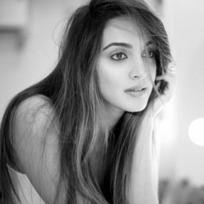 31 जुलैला मुंबईमध्ये कियाराचा जन्म झाला होता. ती एका उद्योजक कुटुंबातील मुलगी आहे. तिच्या वडिलांचं नाव जगदीप आडवाणी आणि आईचं नाव जेनेविज जाफरी असं आहे. 