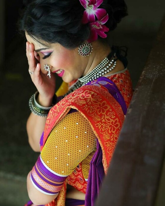 सोशल मीडियावर प्रियाचे अनेक लुक पाहायला मिळतात.