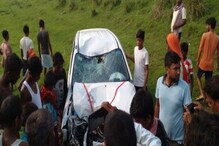 भयंकर! भरधाव कारनं 6 जणांना चिरडलं, पळ काढताना कारसोबतही घडला धक्कादायक प्रकार भयंकर! भरधाव कारनं 6 जणांना चिरडलं, पळ काढताना कारसोबतही घडला धक्कादायक प्रकार