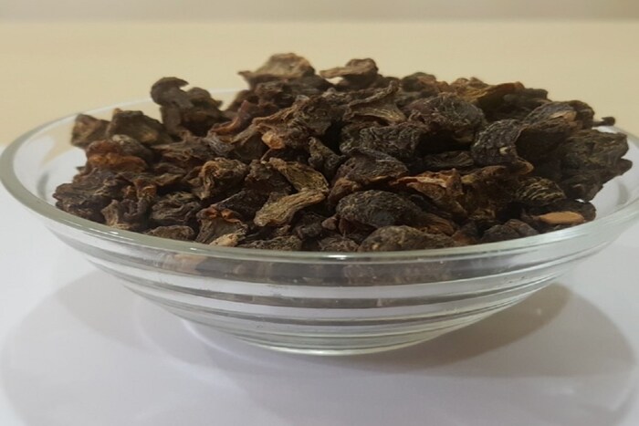याशिवाय आवळासुपारी देखील खाऊ शकता. आवळा पावडर थायरॉईड बरोबर इतर आजारांसाठी देखील फायदेशीर आहे.