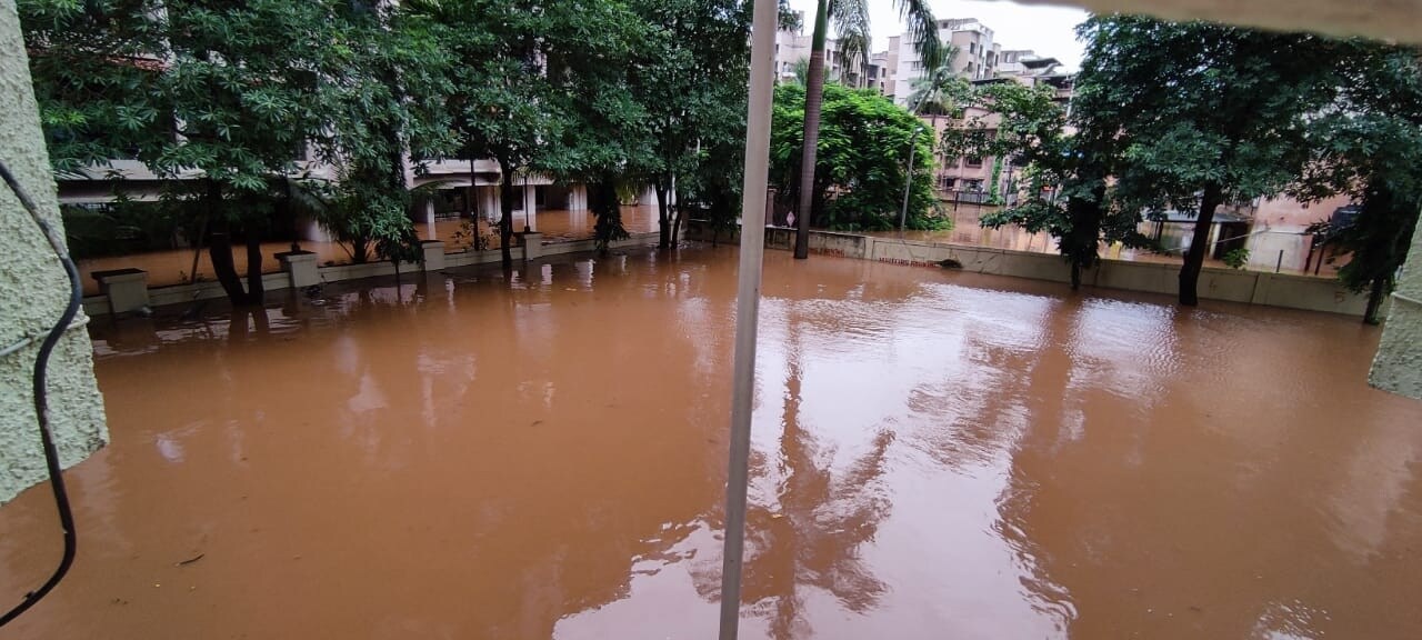 2006 साली ज्या प्रमाणे पाऊस पडला होता अगदी तशीच परिस्थिती निर्माण झाल्याचं पहायला मिळत आहे. (Photo Courtesy: Abhishek)