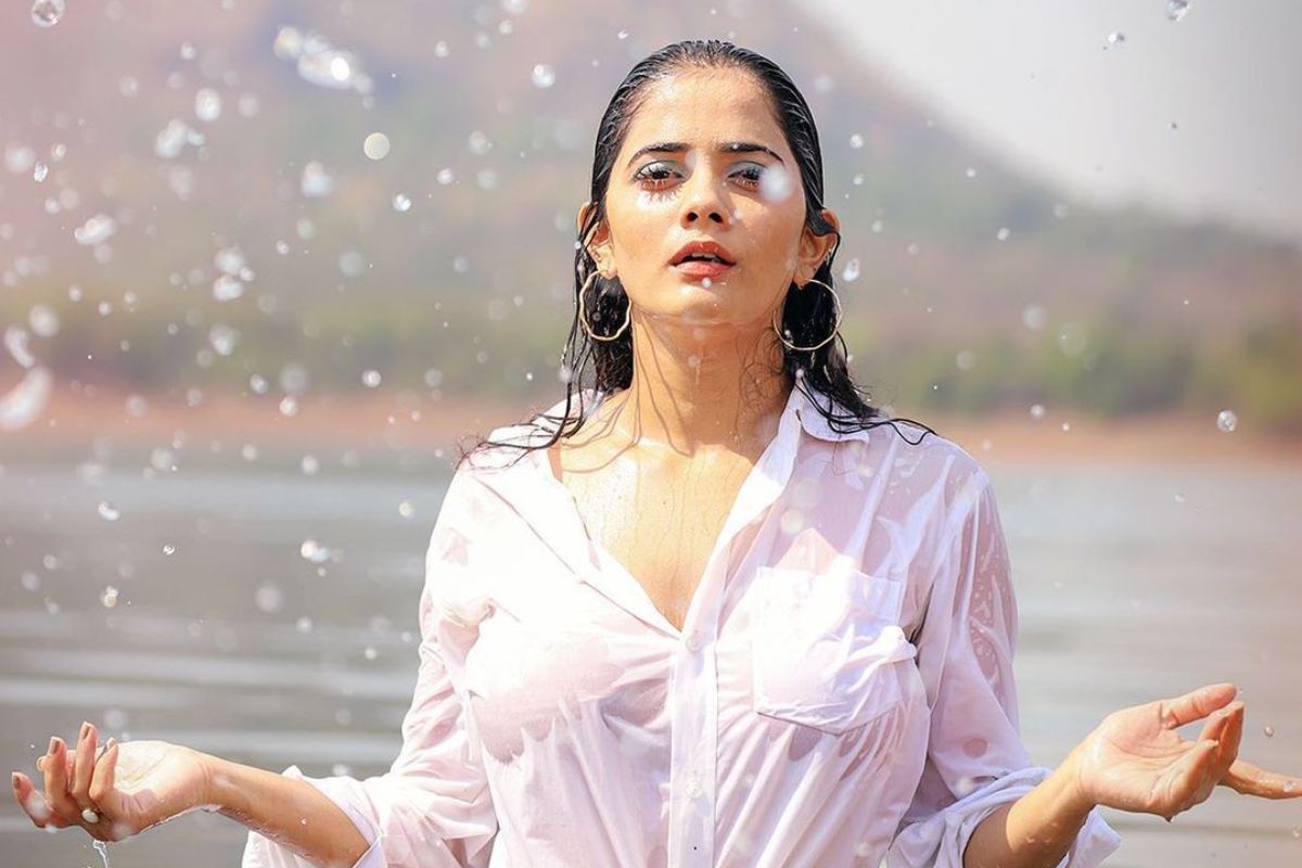 'मुलीपण अशा नाचतात का?' भाग्यश्रीचा मॉर्निंग डान्स पाहून फॅन्स झाले क्रेझी