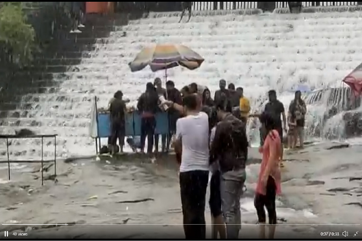 लोणावळ्यात कलम 144 जमावबंदीच्या आदेशाला पर्यटकांकडून हरताळ, भुशी डॅमवर गर्दी, Watch Live Video