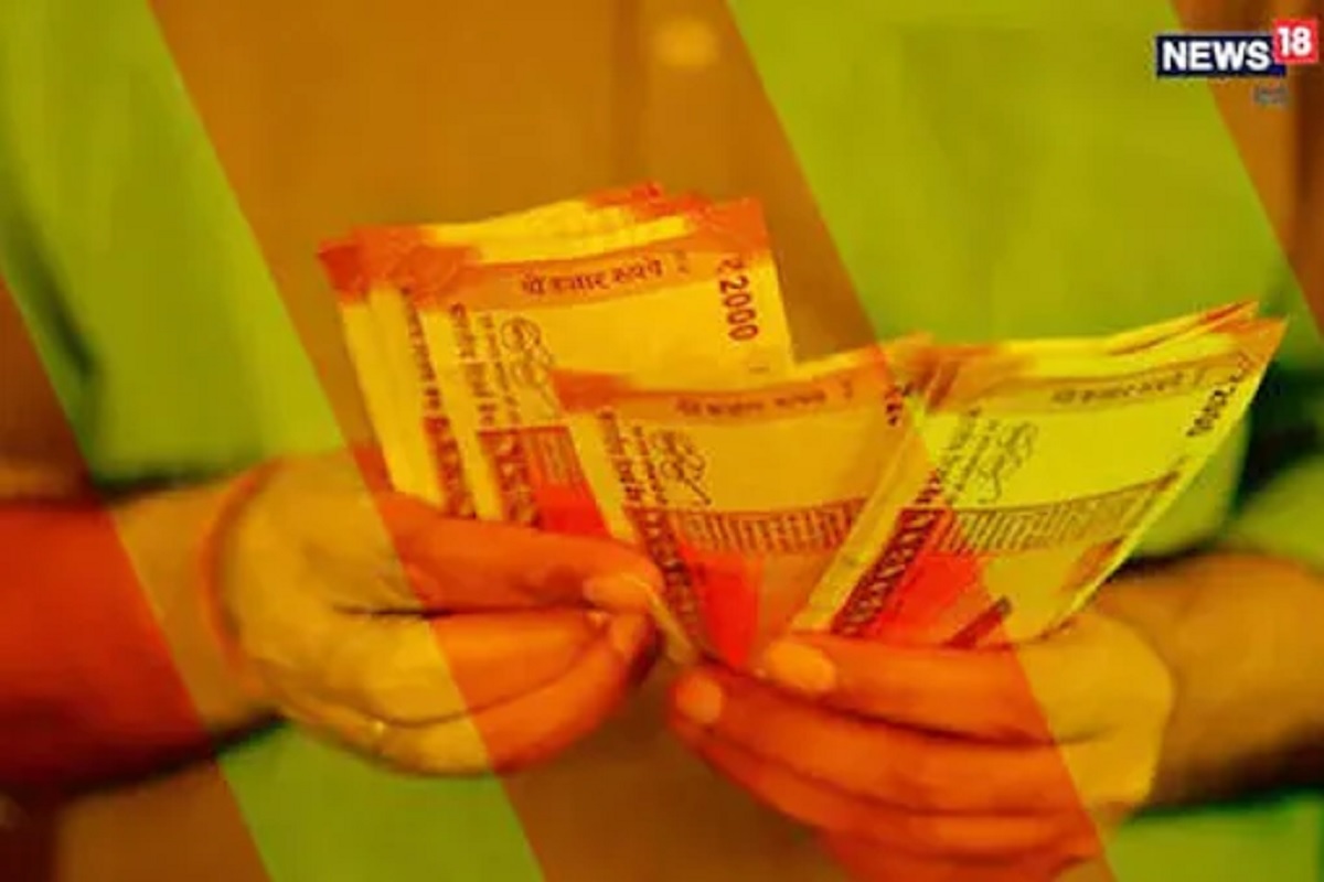 RTE मधून शाळेत प्रवेश हवाय? 50 हजार द्या; पुण्यात शिक्षणाधिकाऱ्याला लाच घेताना रंगेहाथ पकडलं