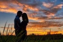 पुरूषांपेक्षा महिलांना आकर्षित करणं कठीण; पहा कोणत्या गोष्टीला देतात महत्व