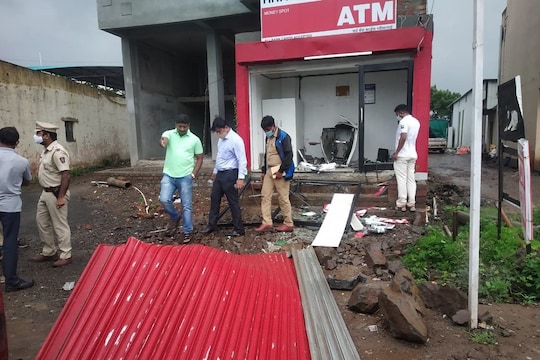मोठी बातमी! चाकण परिसरात ATM सेंटरमध्ये अचानक स्फोट; परिसरात खळबळ, घटनास्थळी BDDS टीम दाखल