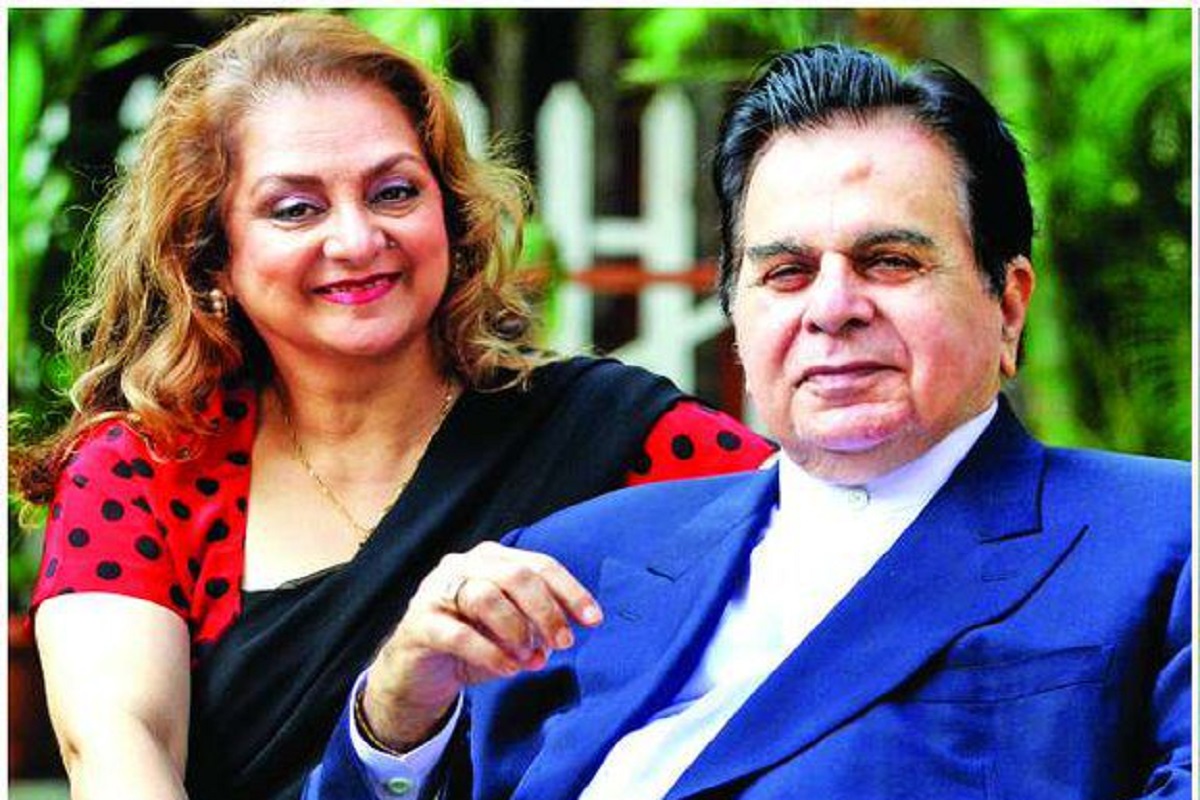 धक्कादायक! दिलीप कुमारांच्या निधनानंतर सायराबानू विषयी 'हे' केलं जातयं Search