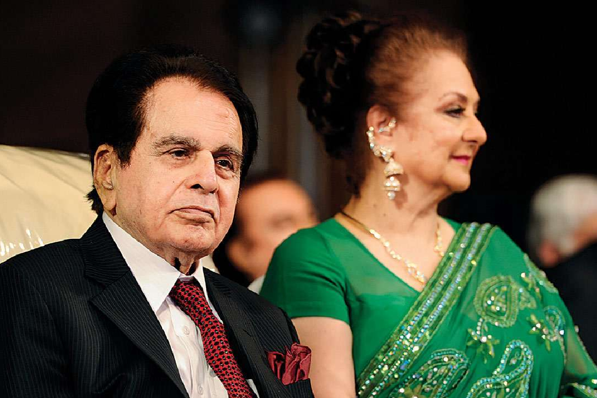 दिलीप कुमार यांची शेवटची इच्छा राहिली अपूर्ण; सायरा बानो यांनी ती गोष्ट करण्यास दिला नकार