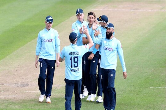 ENG vs PAK: खेळाडूंना कोरोना झाल्यामुळे इंग्लंडने संपूर्ण टीमच बदलली!