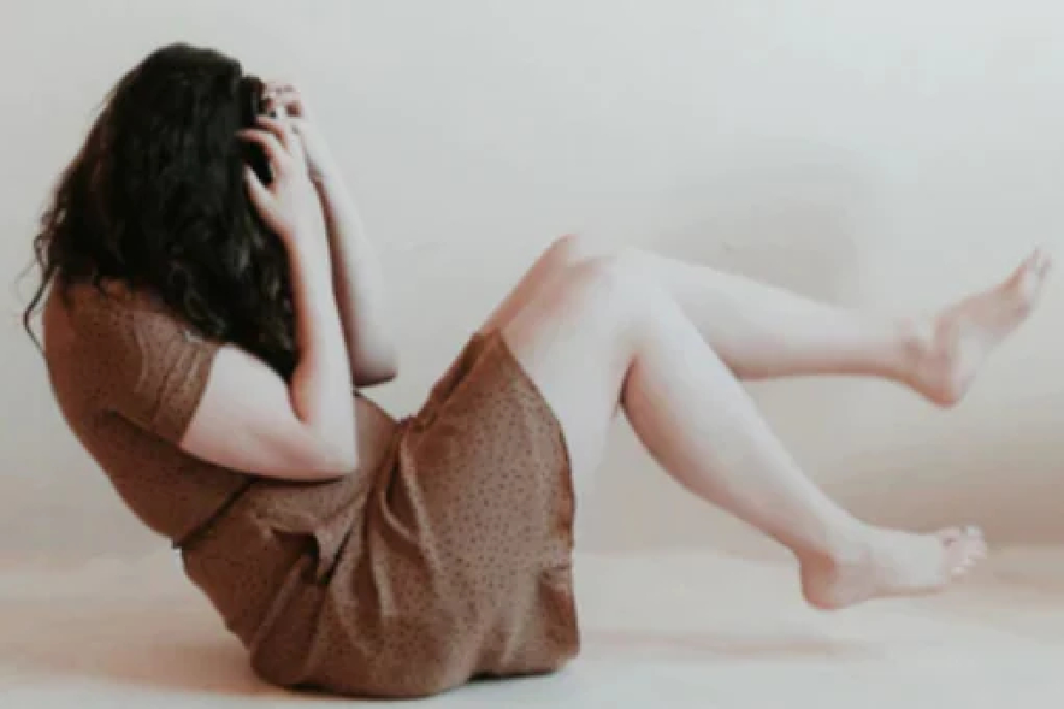 ‘पॉर्न करण्यासाठी भाग पाडलं’; अभिनेत्रीनं केली पोलीस तक्रार