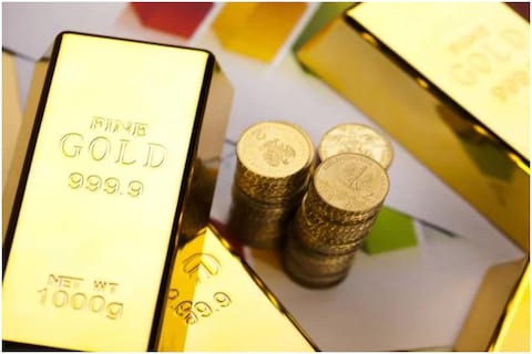 Gold Silver Price, 1 September 2021: सोन्याचांदीच्या किंमतीत बुधवारी घसरण पाहायला मिळाली आहे. तर चांदीचे दरही कमी झाले आहेत. 