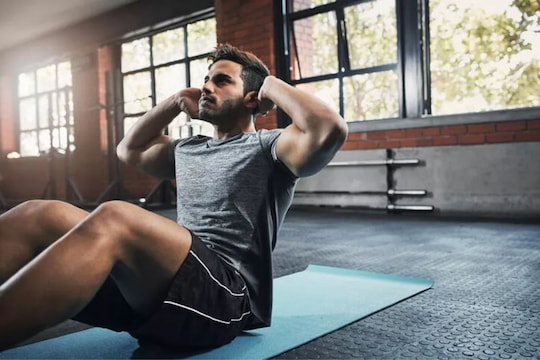 Workout नंतर तुम्हालाही अशक्तपणा जाणवतो? 'या' पदार्थांचं सेवन करा आणि थकवा दूर करा