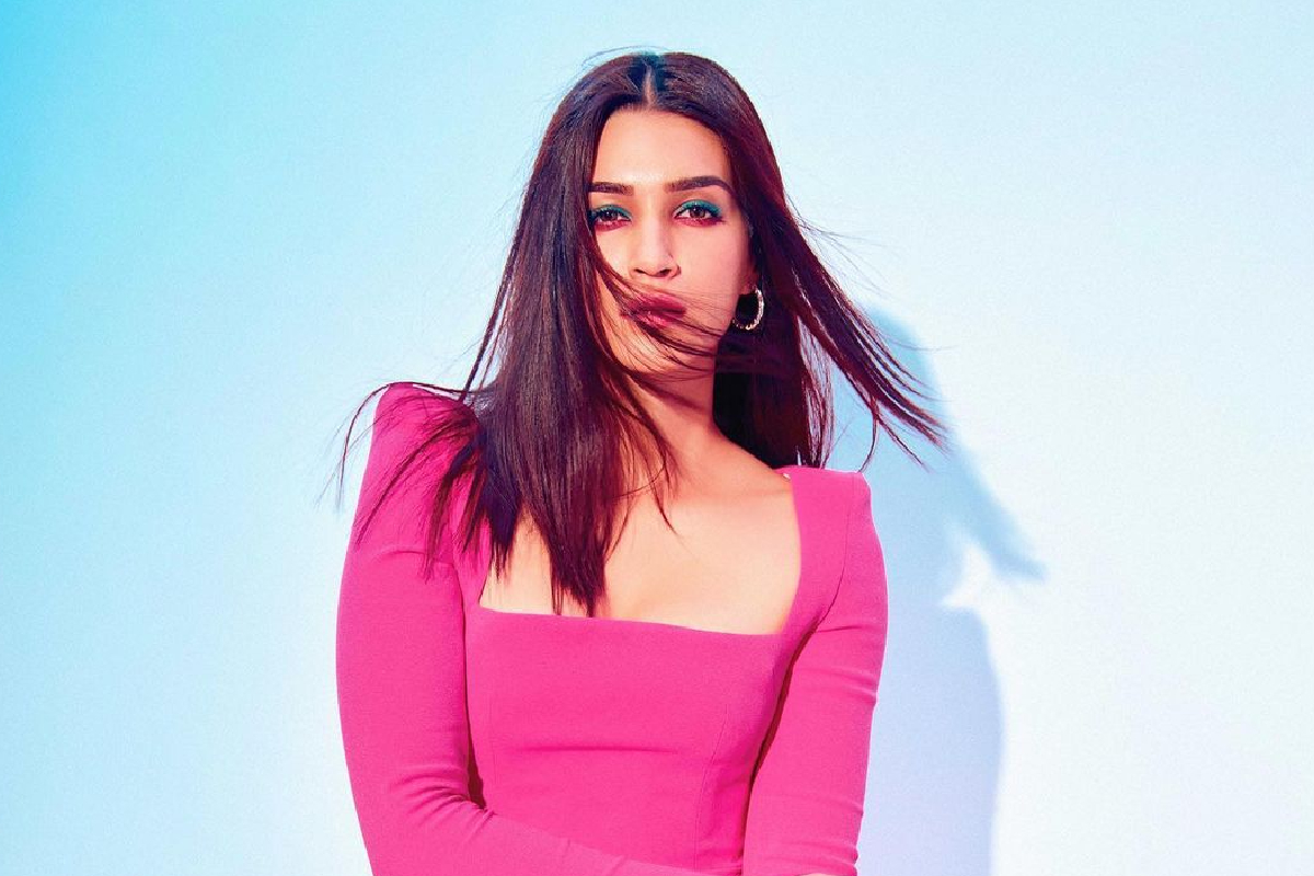 HBD Kriti Sanon: Engineering करणारी तरुणी कशी झाली Bollywood actress?