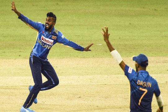 IND vs SL : चांगल्या खेळाचं बक्षीस, श्रीलंकन खेळाडूच्या 4 IPL टीम संपर्कात