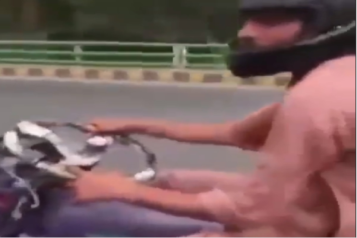 जुगाडाय तस्मै नम: ! बसेल धक्का, येईल हसू; पाहा Video