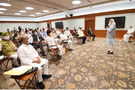 Union Cabinet Expansion: मोदींच्या मंत्रिमंडळात 'या' 43 जणांना लॉटरी, पाहा संपूर्ण यादी