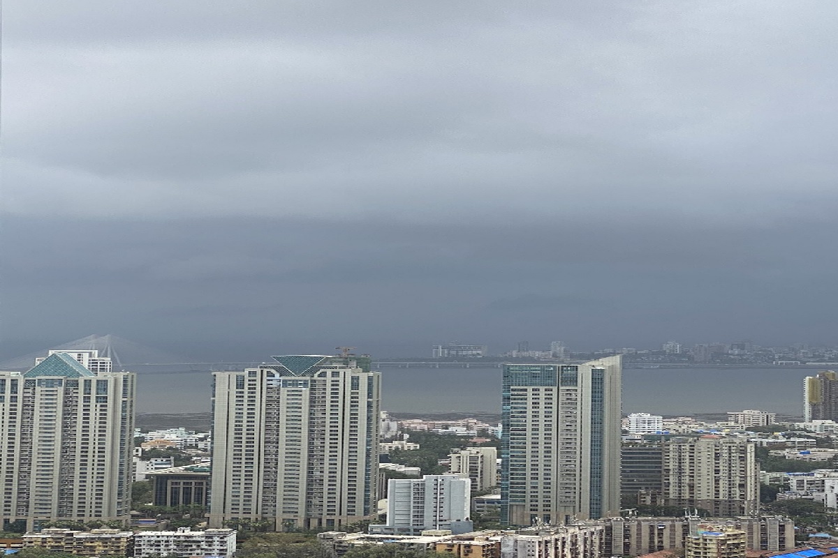 Mumbai Rain Highlights: मुंबईत रात्रभर धो-धो पाऊस; 24 तासात मुंबईसह ठाणे, पालघर, रायगड जिल्ह्यात अतिमुसळधार पाऊस