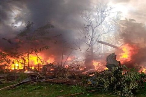Military Plane Crashed: सैन्य दलाचं विमान कोसळल्याची घटना घडली आहे. अपघातावेळी विमानात 85 जण प्रवास करत होते.