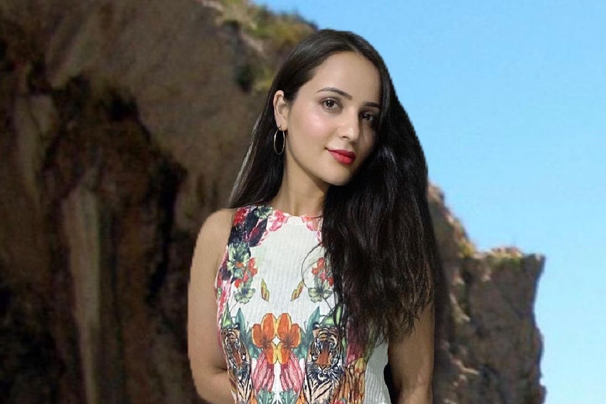 Me Too: ‘दिग्दर्शकाला मांड्या आणि क्लिवेज पाहायचं होतं’;आश्रम फेम अभिनेत्रीचा धक्कादायक खुलासा