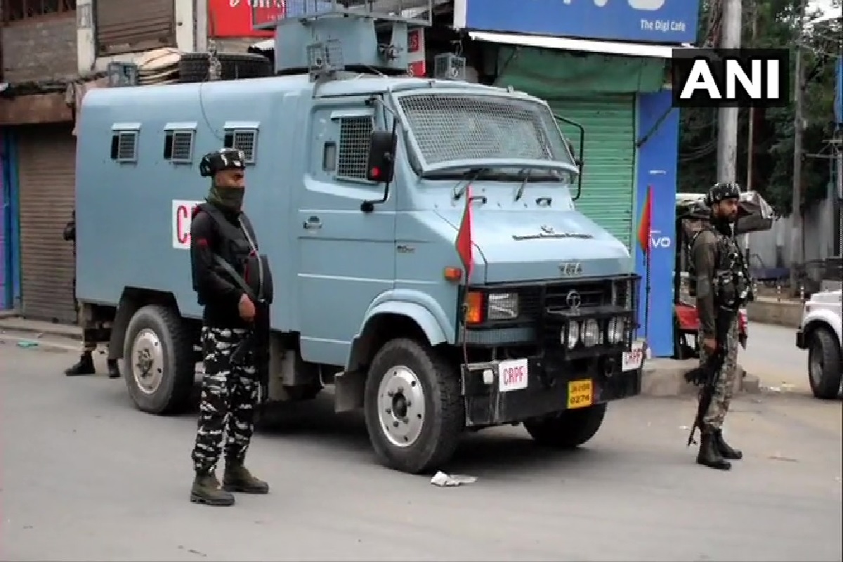 पुलवामामध्ये भारतीय सैन्य आणि दहशतवाद्यांमध्ये चकमक, लष्कर-ए-तौयबाचा कमांडर अबू हुरैरा ठार