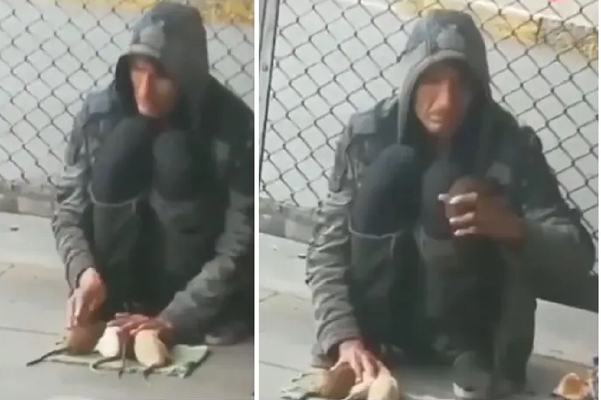 OMG! बोट आहे की जादूची छडी? तरुणाच्या इशाऱ्यावरच कसे नाचतात उंदीर पाहा VIDEO