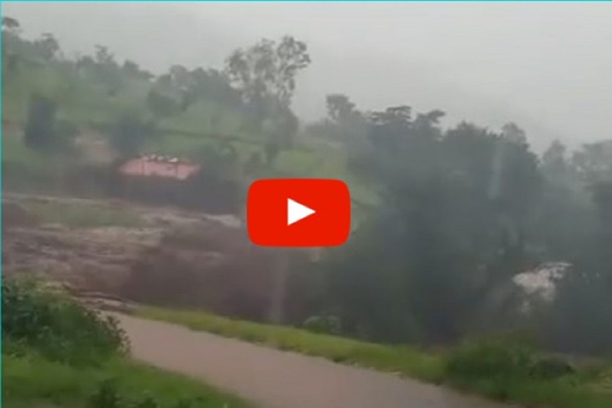 रायगड किल्ल्याच्या पायथ्याशी दुर्घटना; हिरकणी गावाजवळ दरड कोसळतानाचा LIVE VIDEO