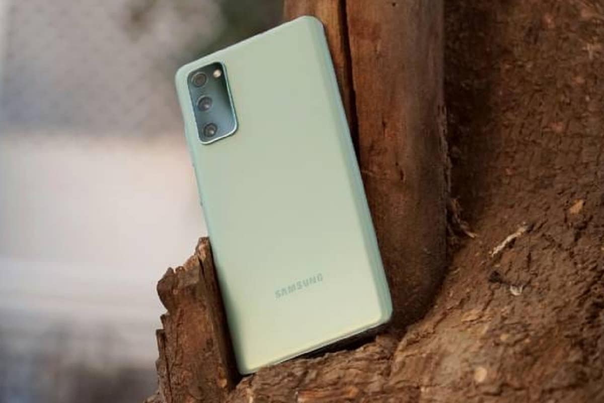 Samsung Mega Monsoon Sale: हा प्रीमियम 5G स्मार्टफोन झाला अत्यंत स्वस्त, मिळेल 8GB RAM आणि 120Hz चा डिस्प्ले