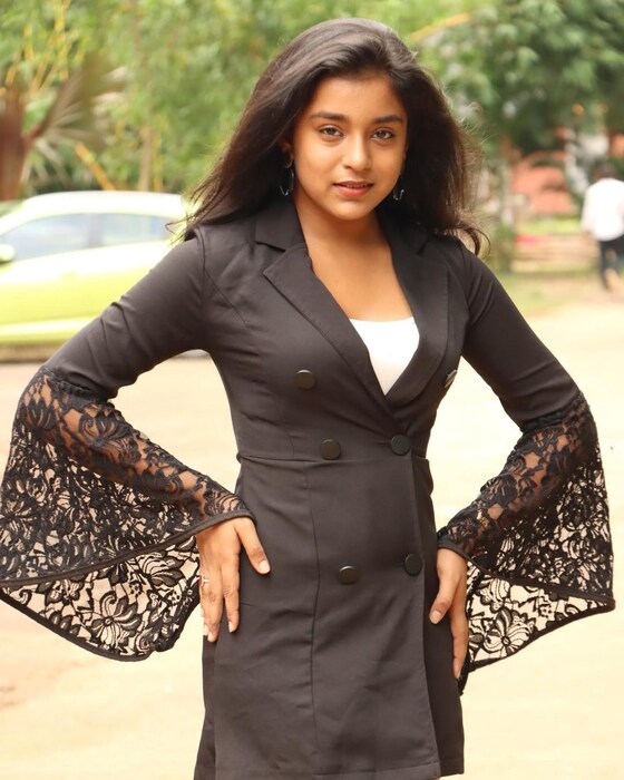 परंतु एका ऑडिशन दरम्यान इमली या मालिकेसाठी तिची निवड झाली अन् तिचं आयुष्य बदललं. या मालिकेमुळं तिला आर्टिकल 15 या चित्रपटात देखील काम करण्याची संधी मिळाली. सध्या मुंबईत हक्काचं घर खरेदी करणं हेच तिचं स्वप्न आहे.