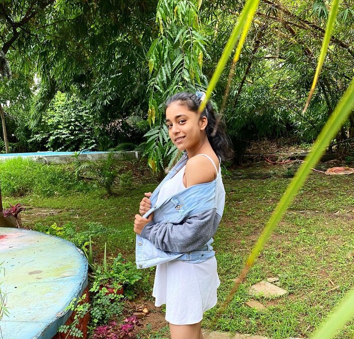 तिनं अभिनय करावा यासाठी प्रचंड संघर्ष करणाऱ्या वडिलांना चार सुखाचे दिवस दाखवता यावे यासाठी ती प्रयत्न करतेय असंही ती या मुलाखतीत म्हणाली