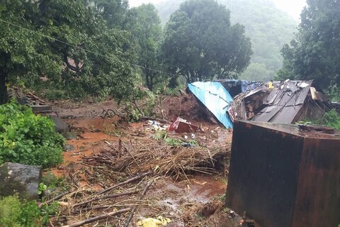 Taliye Landslide: रायगडच्या जिल्हाधिकारी निधी चौधरी यांनी माध्यमांच्या प्रतिनिधींशी बोलताना ही माहिती दिली. तळीये दरड दुर्घटनेत आतापर्यंत 49 जणांचे मृतदेह हाती लागले आहेत. 