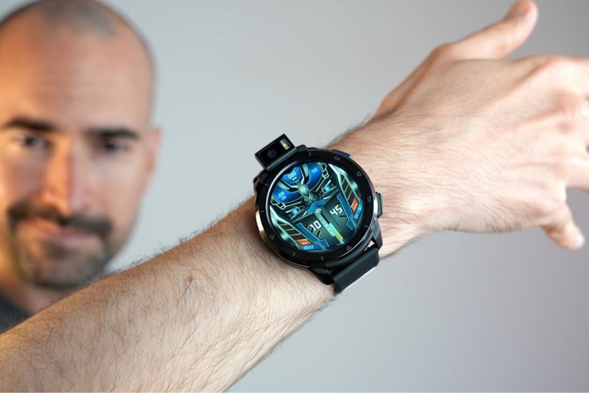 13 MP कॅमेरा असलेलं जगातलं पहिलं स्मार्टवॉच झालं लाँच; मिळतोय 5 हजार रुपयांचा डिस्काउंट