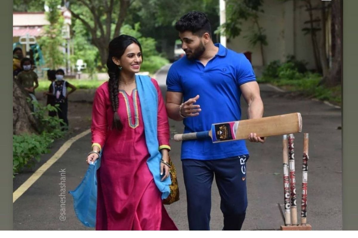 शिव ठाकरे-शिवानी बावकरमध्ये खुललं प्रेम; वाचा VIRAL फोटोमागचं सत्य