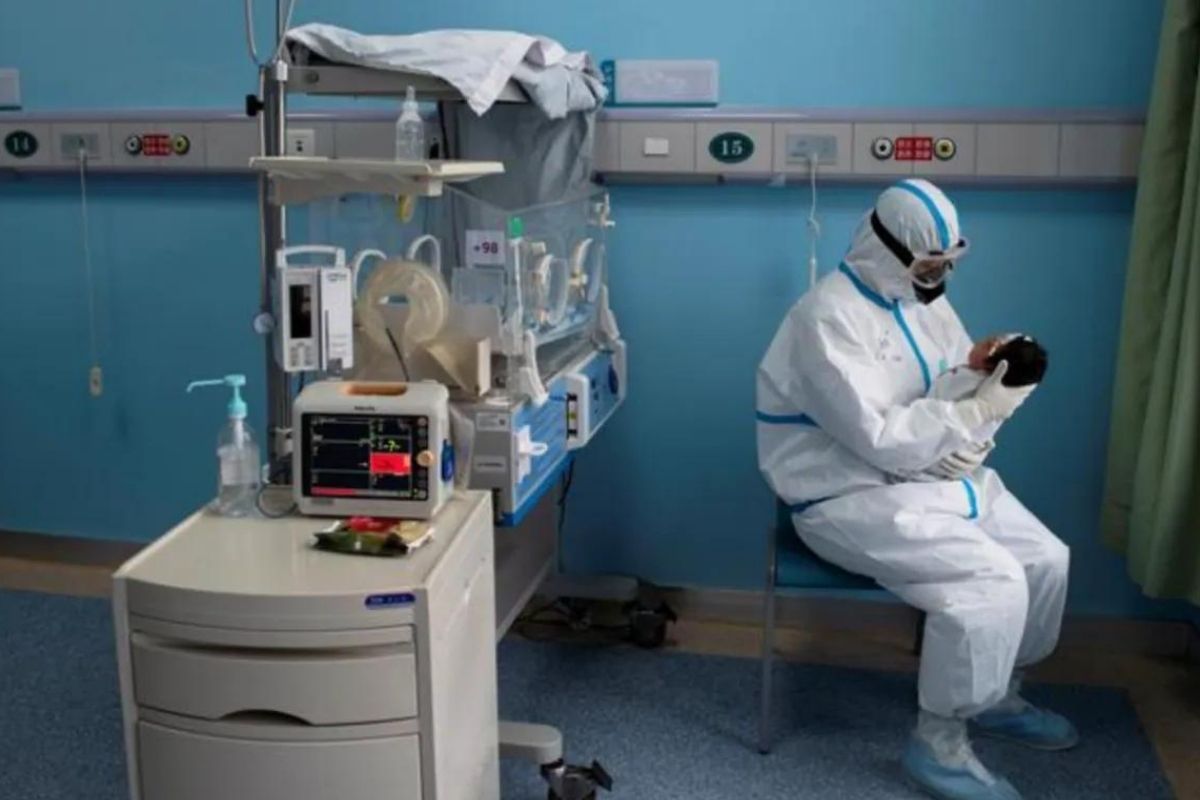 माणुसकीला काळिमा! नर्सकडून 2 महिन्यांच्या बाळाला अमानुष मारहाण; हातही मोडला, CCTV फुटेजमुळे खुलासा