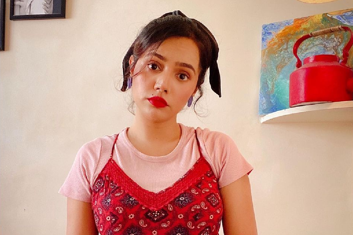 ‘लिपस्टिकमुळे माझी लायकी काढली’; या मराठी अभिनेत्रीवर करण्यात आला चोरीचा आरोप